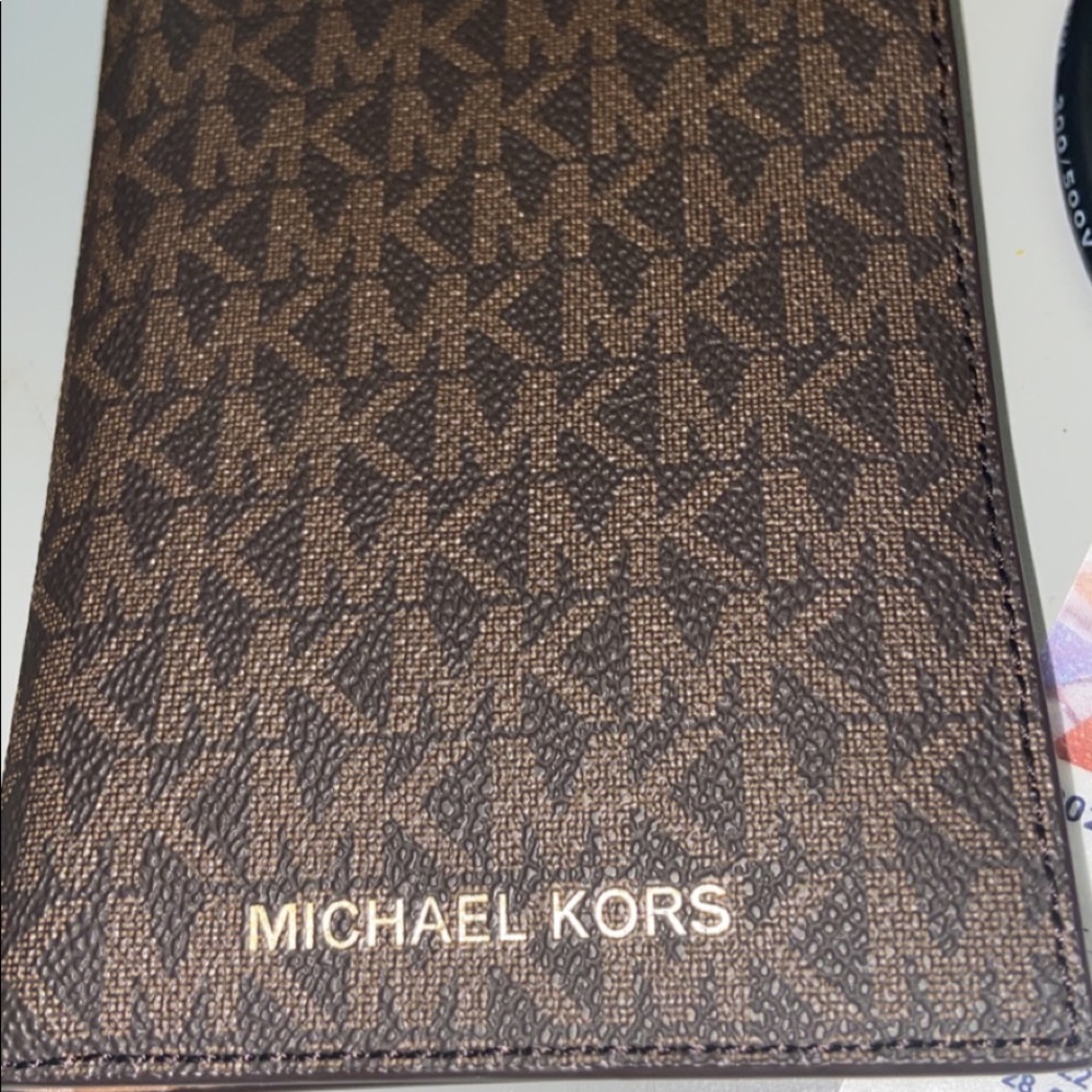 Michael kors wallet